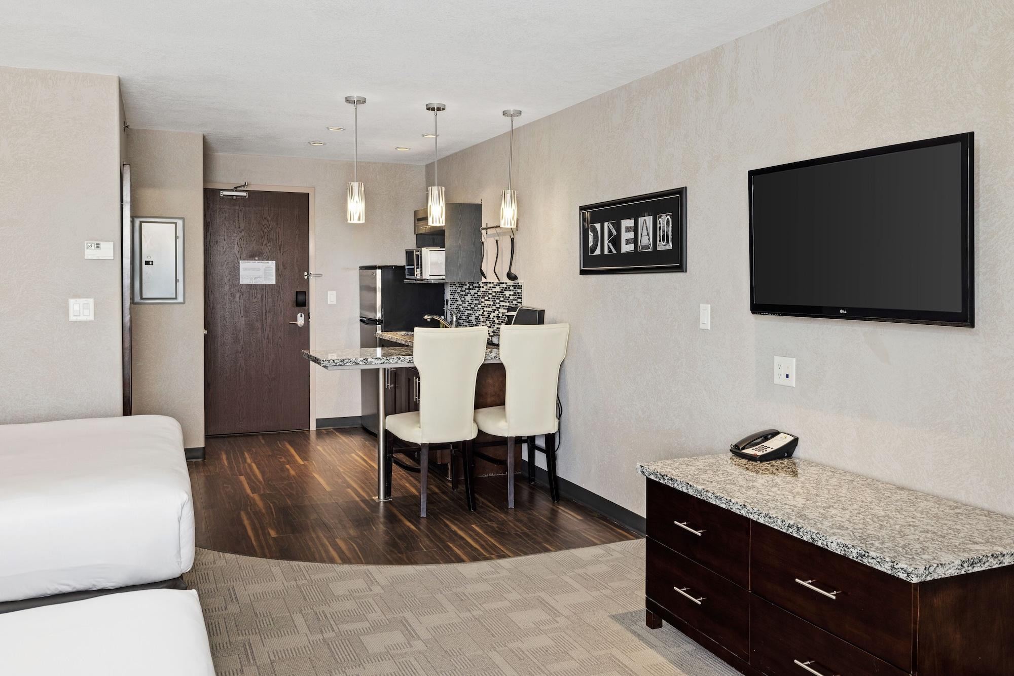 Home Inn&Suites - Swift Current Exterior foto